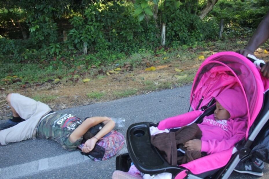 Padecen inclemencias del clima migrantes de segunda caravana