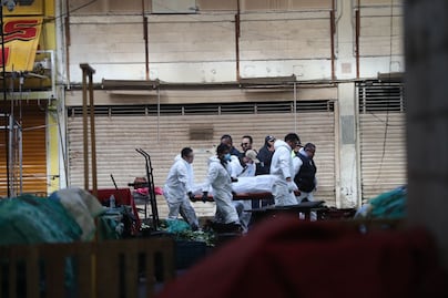 Reportan al menos 7 muertos por incendio provocado por grupo delictivo en Central de Abasto de Toluca