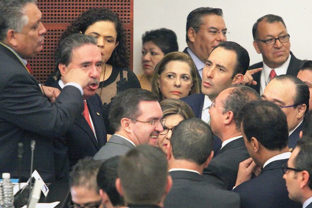 Los coordinadores del PRI, del PAN, del PRD y del PVEM coincidieron en que el miércoles las nueve comisiones presenten sus informes (LUCÍA GODÍNEZ. EL UNIVERSAL)