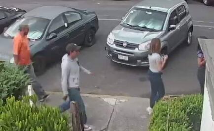 Captan en video asalto con violencia a dos jovencitas en Tlalpan