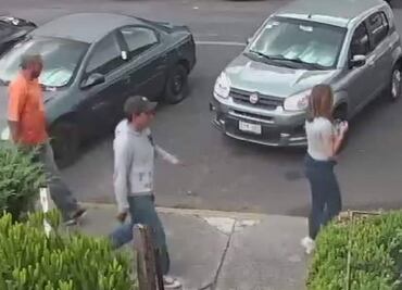 Captan en video asalto con violencia a dos jovencitas en Tlalpan
