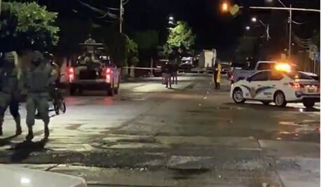 Roban camión de valores tras chocarlo con tráiler en León