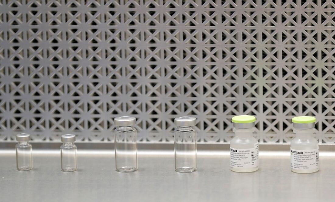 Vials used by pharmacists to prepare syringes used on the first day of a first-stage safety study clinical trial of the potential vaccine for COVID-19 - Photo: Ted S. Warren/AP