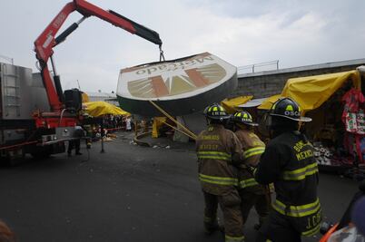Se cae letrero del Mercado Sonora