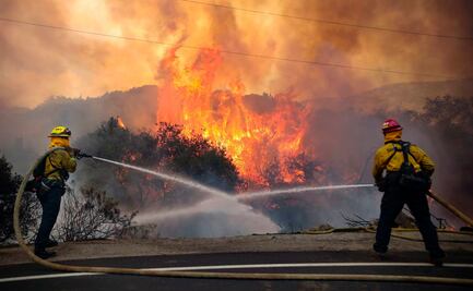 Desalojan a 200 personas en helicóptero por incendios en California