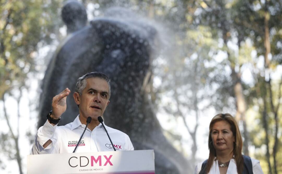 El jefe de Gobierno, Miguel Ángel Mancera, hizo entrega de la rehabilitación del Parque Lineal Barranca del Muerto. (Foto: Luis Cortés/El Universal)