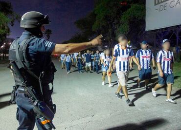 Al menos 30 participaron en trifulca durante Clásico Regio; no hay detenidos