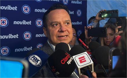 Víctor Velázquez confirma perfil de fichajes en Cruz Azul; Jović y Paradela en la mira para este Apertura 2025