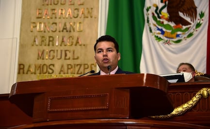 Diputado migrante lamenta "viaje turístico" de AMLO a Estados Unidos 