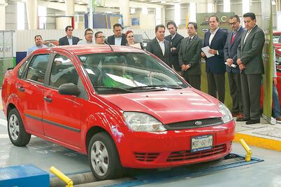 Inaugura Eruviel línea de verificación en una agencia