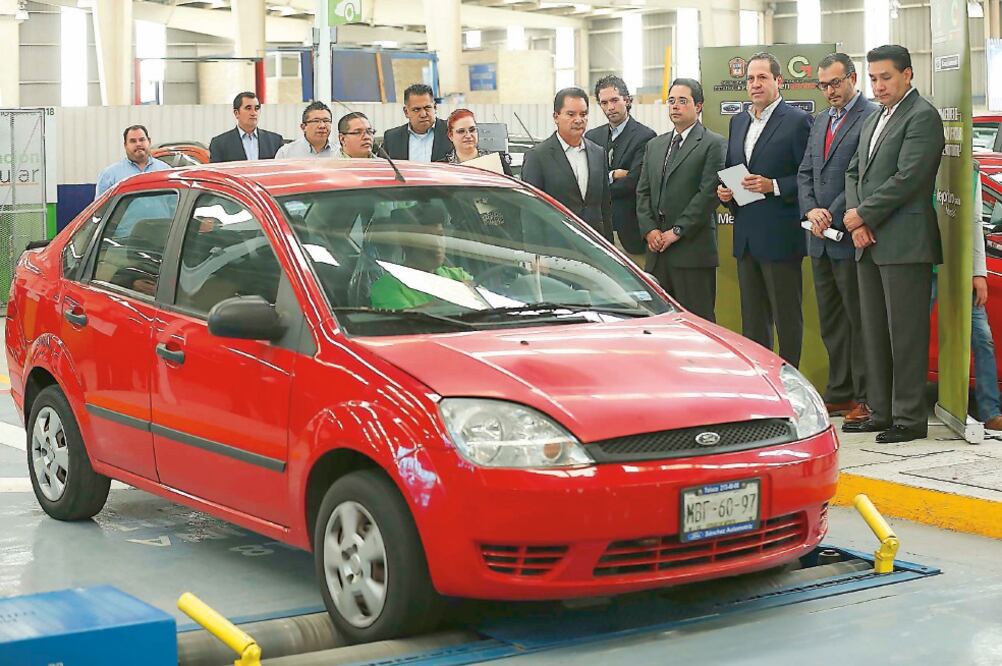 El gobernador mexiquense destacó que para fortalecer el mecanismo de verificación se han invertido 15 millones 600 mil pesos en el Sistema Automatizado de Emisión y Control de hologramas vehiculares (ESPECIAL)