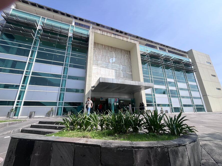 Un juez vinculó a proceso a 3 agentes de la Fiscalía mexiquense que implementaron un falso cateo para robar más de 12 millones de pesos de dos empresas en el Edomex. (Foto. Arturo Contreras)