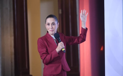Sheinbaum pide evitar el término “escuelas militarizadas”; descarta vínculos del Ejército con estos centros educativos