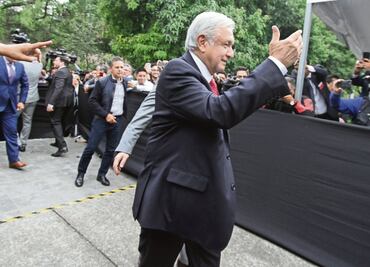 AMLO acaba con borracheras, viajes y choferes de funcionarios