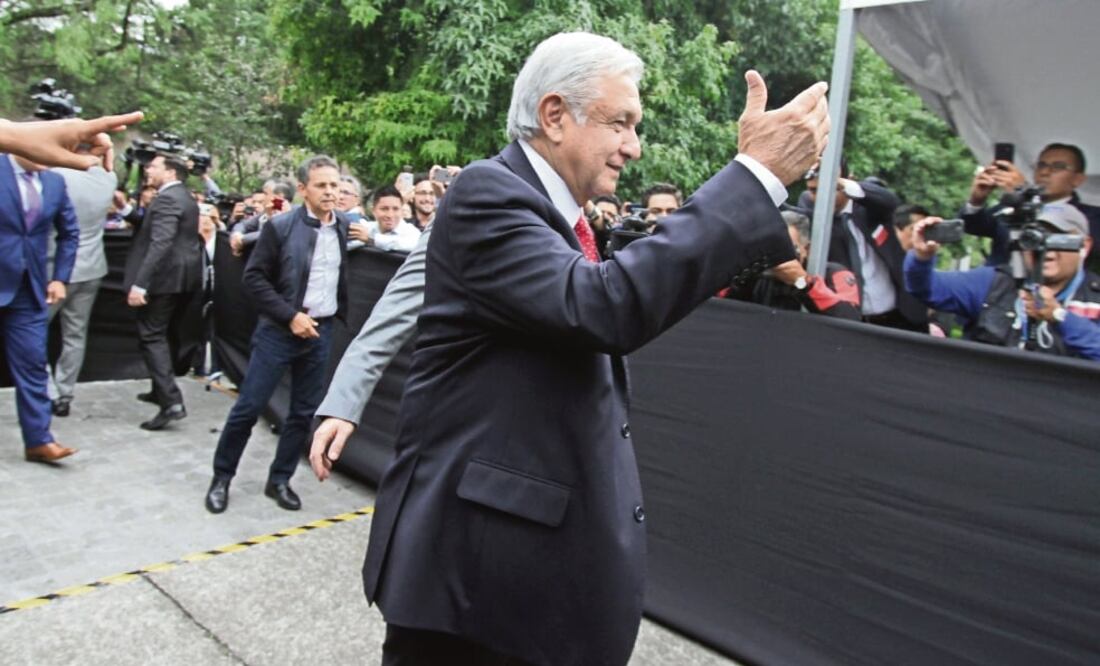 Los lineamientos de Andrés Manuel López Obrador prohíben a los burócratas convivir en fiestas, juegos deportivos o viajes con contratistas, grandes contribuyentes, proveedores o inversionistas vinculados a la función pública. Foto: CARLOS MEJÍA