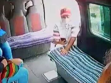 En video: ladrón descubre que pasajero de combi entregó "celular fake" y amenaza con matarlo