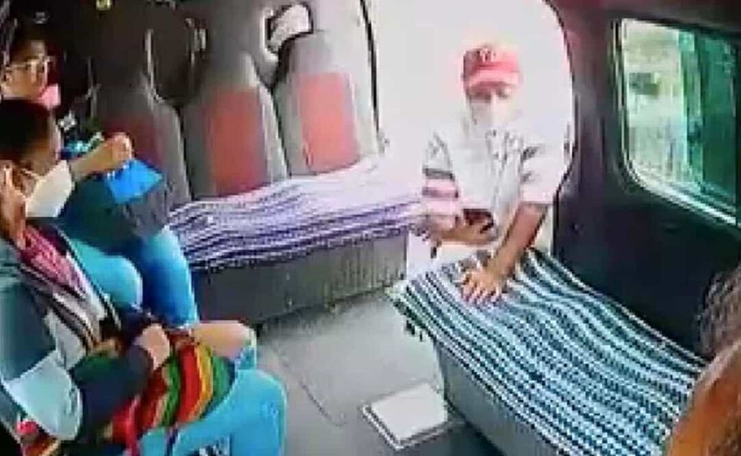 El atraco ocurrió mientras la unidad de transporte público circulaba sobre la autopista México-Puebla. Foto: Tomada de video