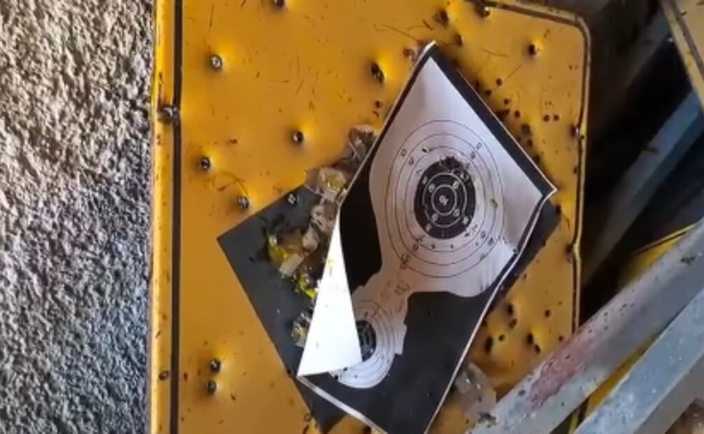 Elementos de práctica de puntería hallados en el Rancho Izaguirre (05/03/2026). Foto: Especial