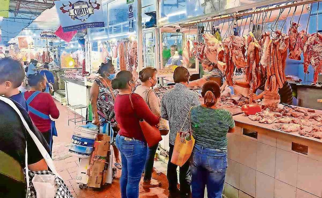 En 2020, los mexicanos consumían en promedio 71.2 kilos de pollo, res, cerdo y pavo, refirió el presidente de Comecarne. Foto: Archivo / EL UNIVERSAL