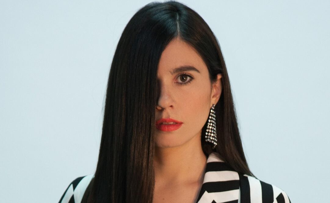 Javiera Mena predica con música de baile una mirada profunda e interior en su último disco. EFE/Juan Queirolo