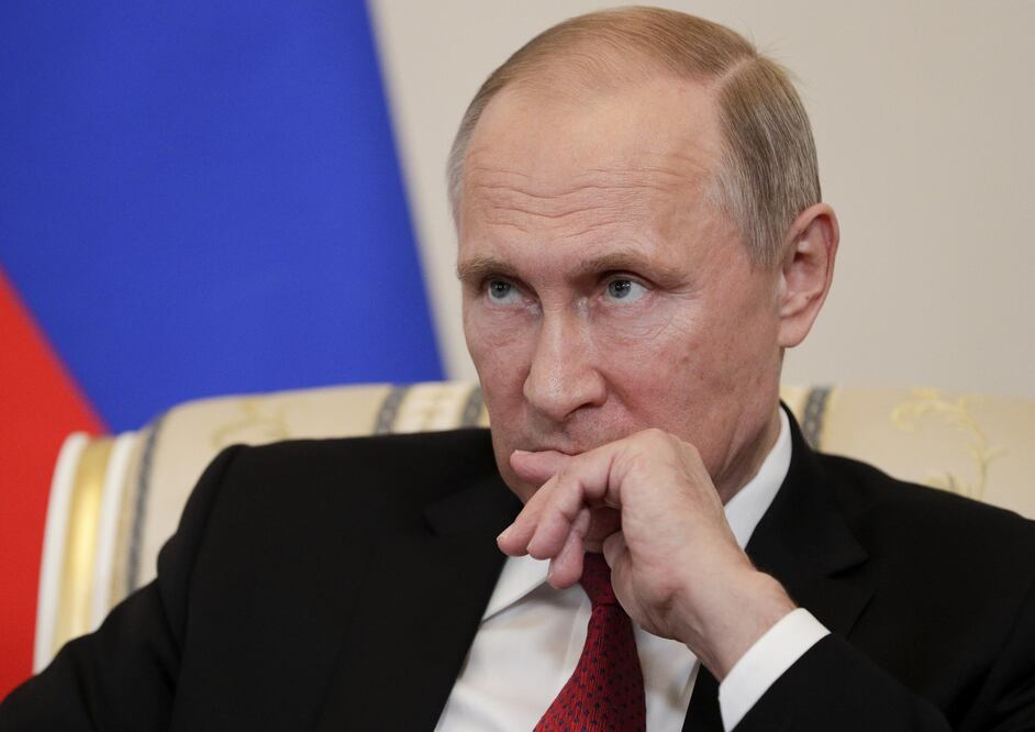 Espías de EU podrían haber falsificado datos sobre hackeo ruso, acusa Putin