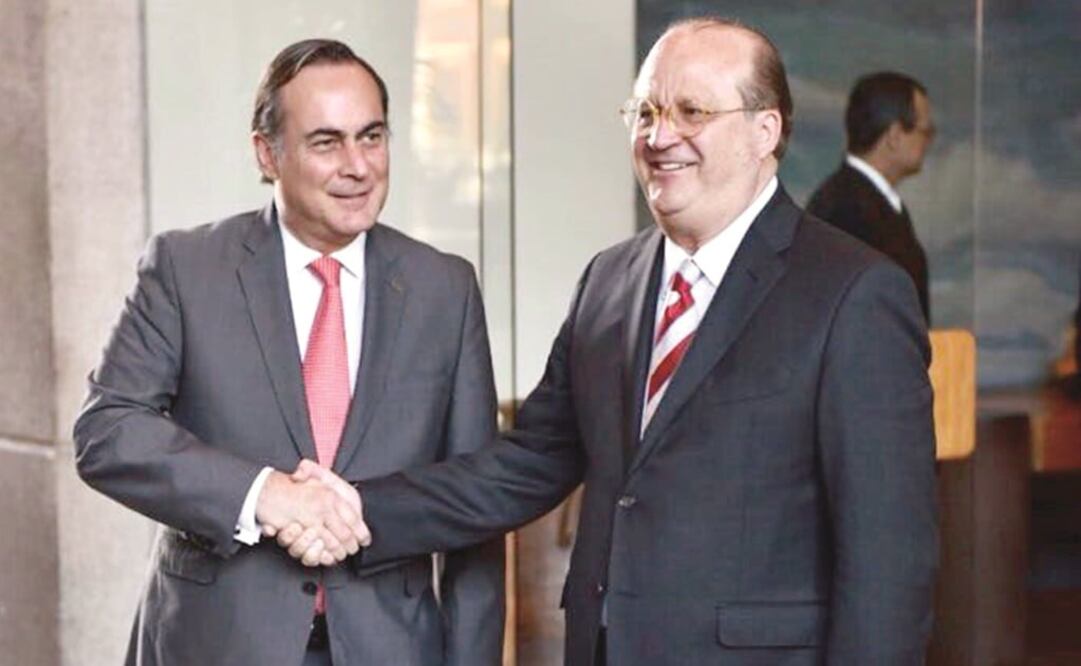 Juan Pablo Castañón, presidente del CCE, y Graco Ramírez, titular de la Conago, se reunieron ayer en el Club de Industriales. (IMAGEN TOMADA DE TWITTER)