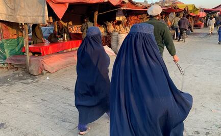 Mujeres que quieran viajar deberán ser acompañadas por un hombre, nueva regla del Talibán