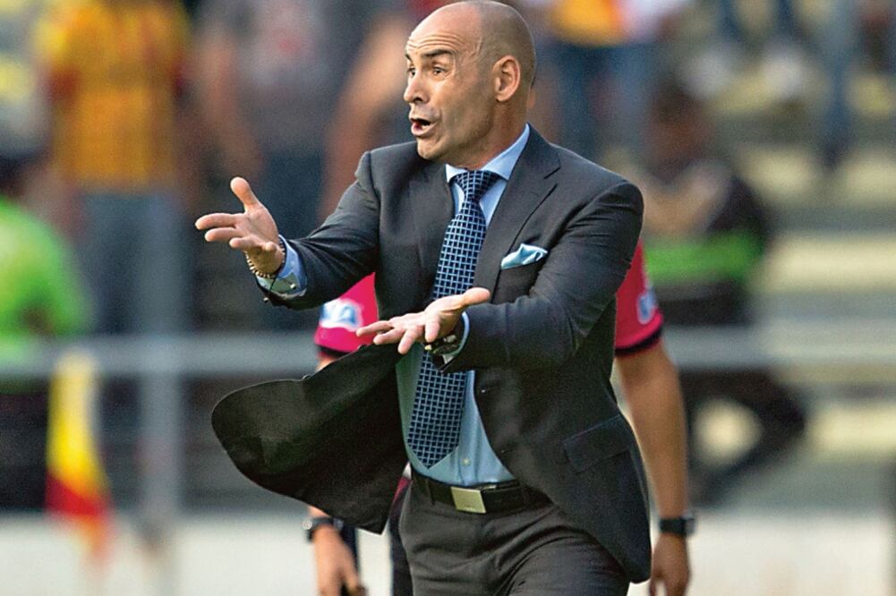 Francisco Jémez estuvo inquieto durante todo el partido (SERGIO MEJÍA. IMAGO7)