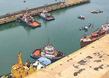 Bloquean el puerto Lázaro Cárdenas