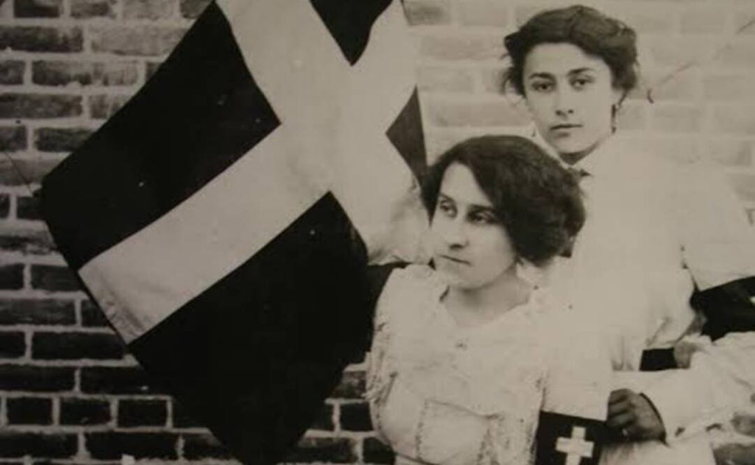 En nuestras páginas centrales presentamos la historia de Leonor Villegas de Magnón, fundadora de la Cruz Blanca Nacional. FOTO: Tomada del libro Los rostros de la rebeldía, veteranas de la Revolución mexicana 1910-1939, de Martha Eva Rocha.
