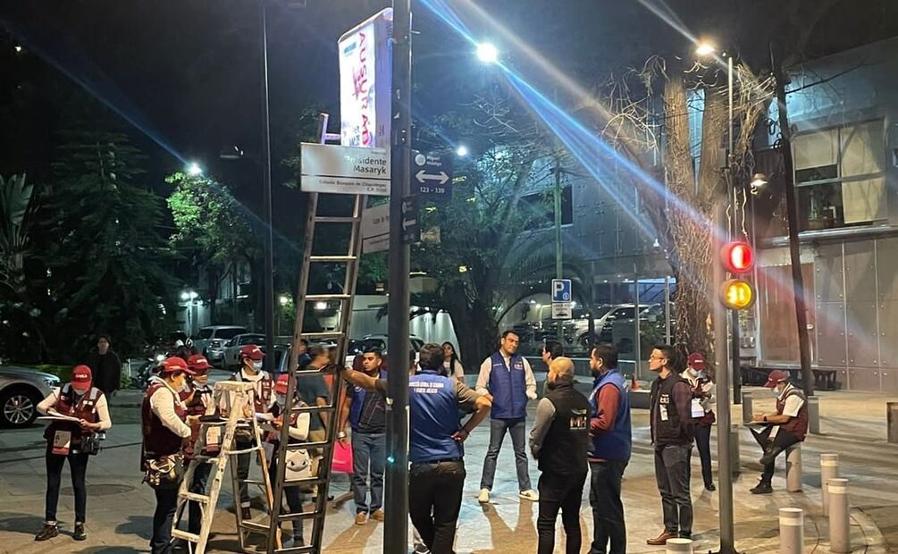 El reglamento prohíbe medios publicitarios a menos de 150 metros de inmuebles que sean patrimonio cultural urbano. Foto: Especial