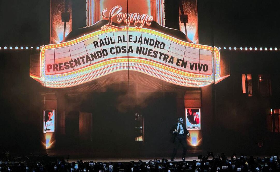 El cantante puertorriqueño Rauw Alejandro en el Palacio de los Deportes como parte de su "Cosa Nuestra World Tour". Foto: EFE