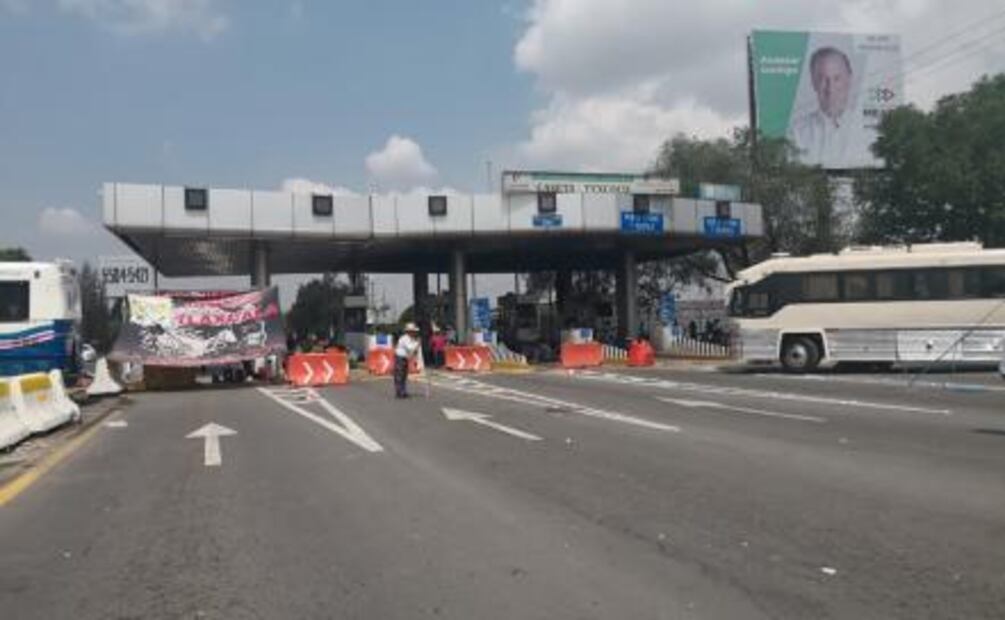 Habitantes de Chimalhuacán bloquean acceso a autopista Peñón-Texcoco