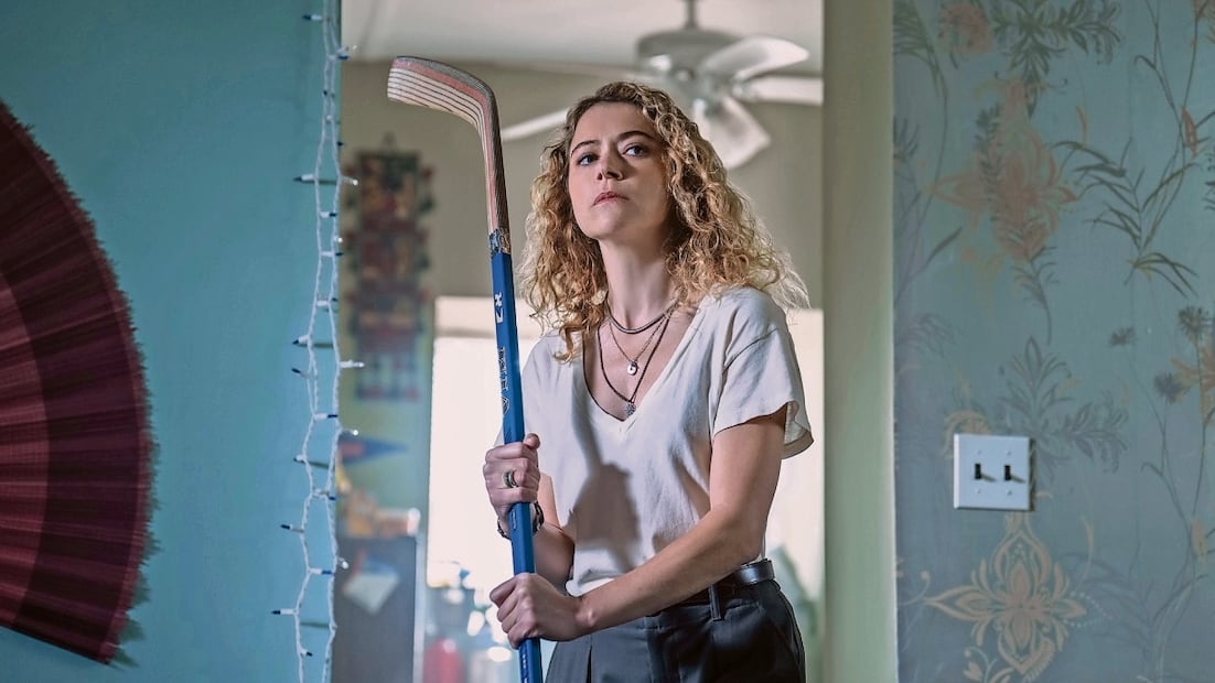 Tatiana Maslany es Paula, la mamá que presencia un crimen. Foto: APPLE TV