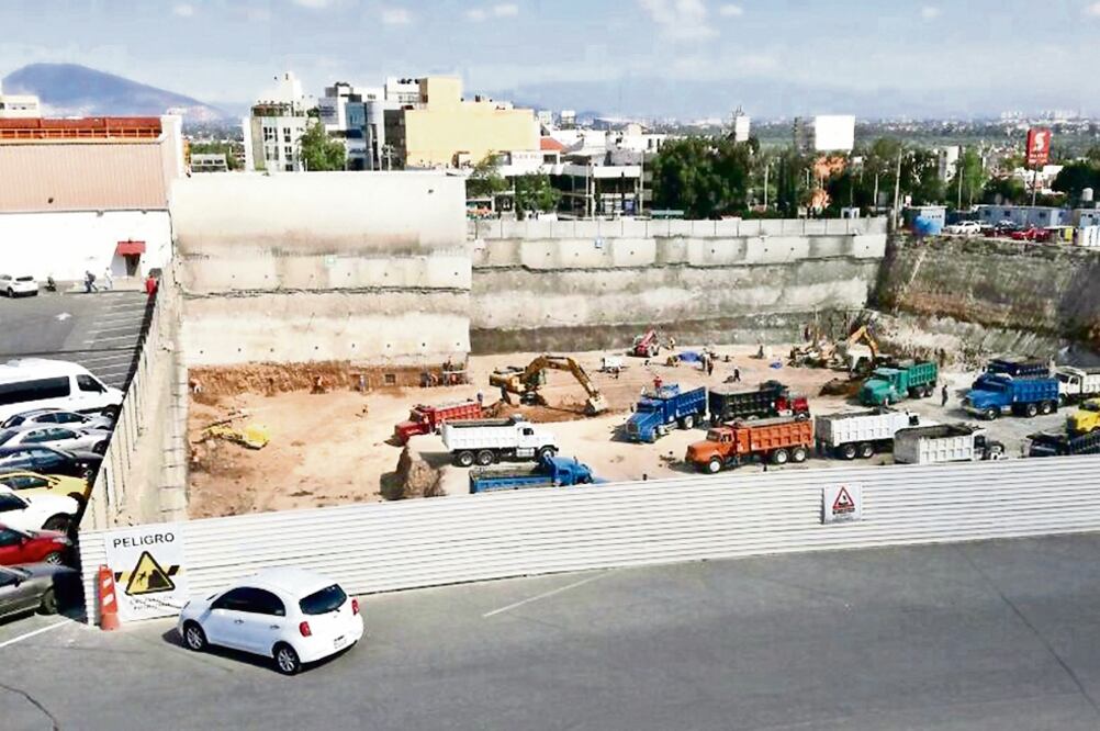 Habitantes de Naucalpan temen que en la zona de las Torres se construyan seis inmuebles de 23 pisos, además de un nuevo hotel y otro centro comercial (REBECA JIMÉNEZ. EL UNIVERSAL)