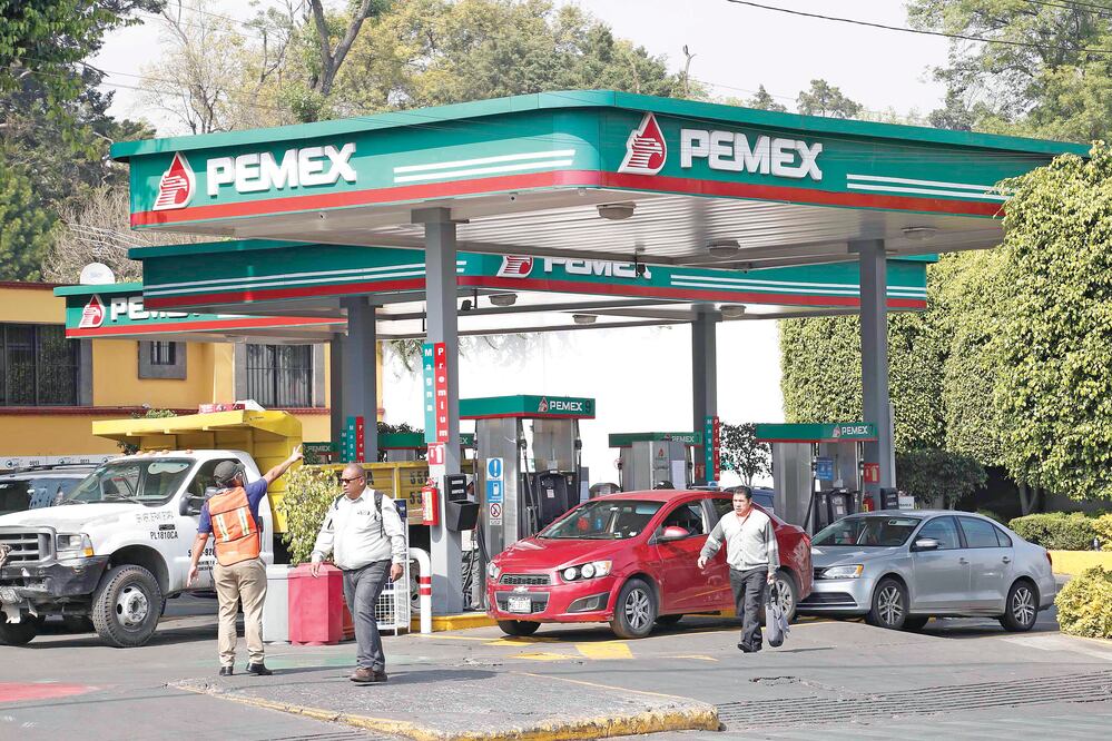 Moody ’s dijo que el sentimiento pesimista del mercado hacia Pemex no mejoró como resultado de las medidas anunciadas por el Presidente. ARCHIVO EL UNIVERSAL