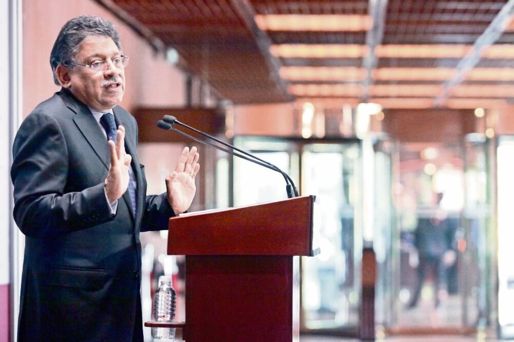 Miguel Alonso Raya, ex coordinador de la bancada del PRD en la 62 Legislatura, dijo que pudo haber legisladores que se quedaron con esos recursos, pero la mayoría sí presentaba los contratos del personal (ARCHIVO EL UNIVERSAL)