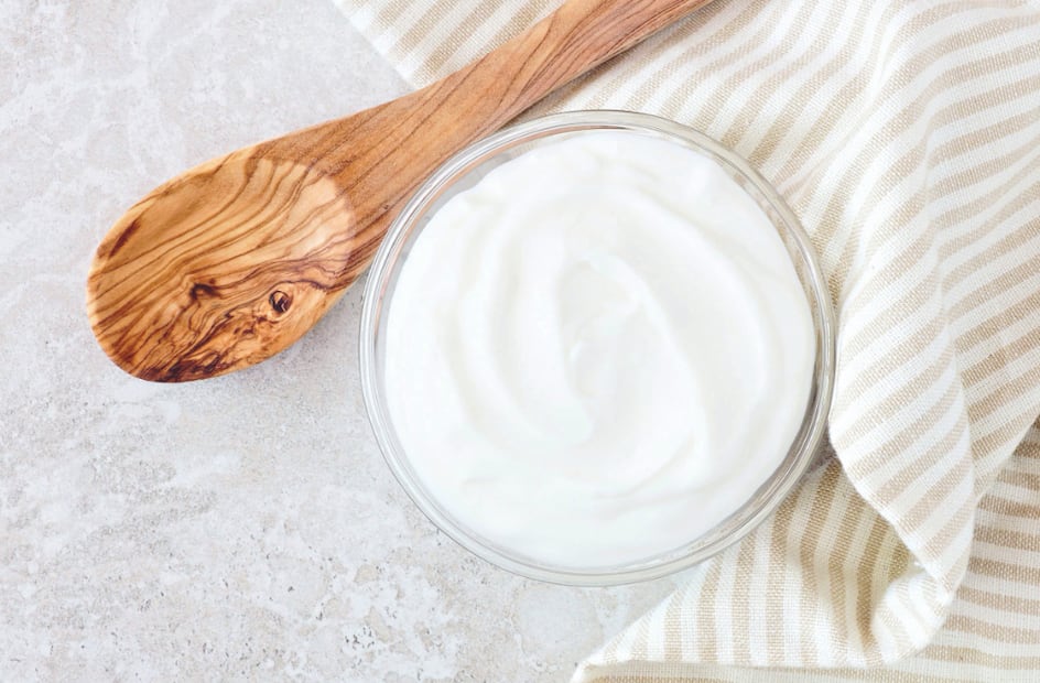 Puede reemplazar a la crema ácida o al queso crema en repostería y platos salados. Foto: istockphoto