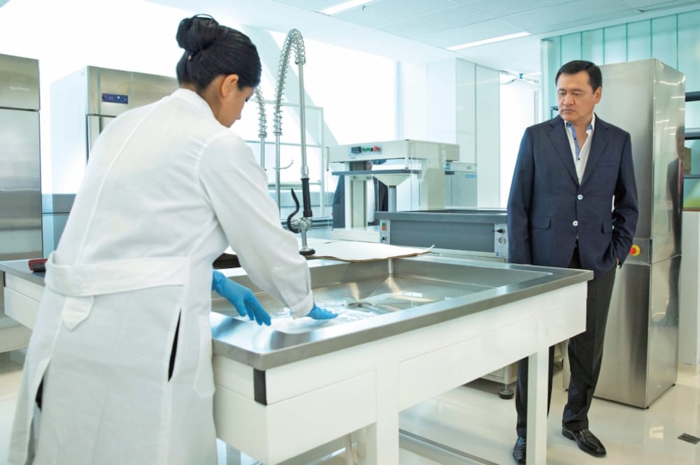 Miguel Ángel Osorio, titular de Segob, visitó el Archivo General de la Nación. (SEGOB)