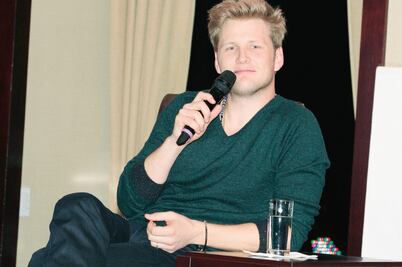 Alexander Acha planea tener más hijos y más shows