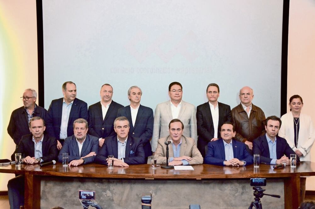 Integrantes del Consejo Coordinador Empresarial, el pasado domingo en conferencia de prensa para emitir su postura sobre el proceso electoral (ESPECIAL)