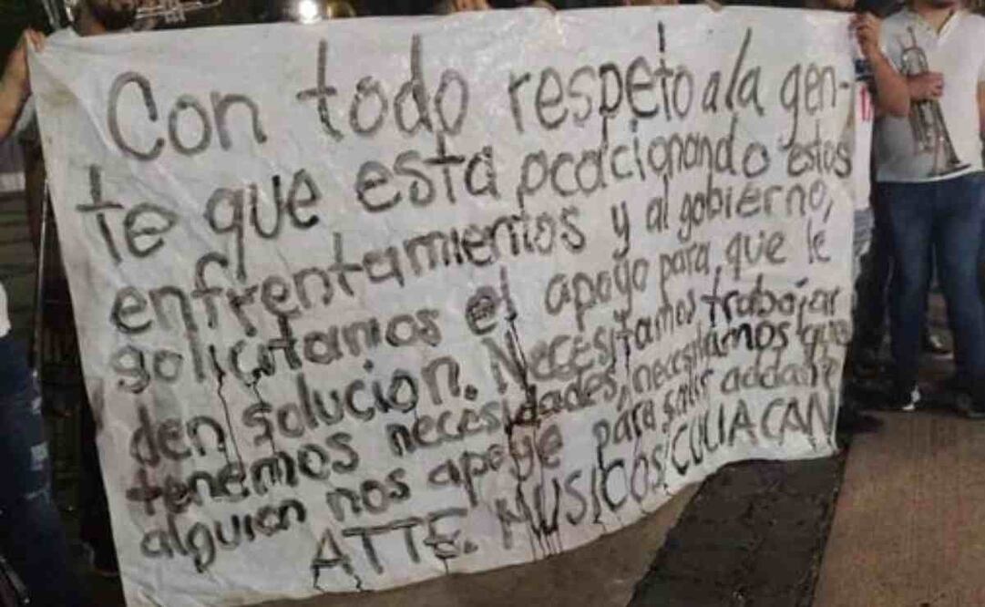 Bajo los acordes de la tradicional banda sinaloense, se concentraron para demandar que se busque una solución a los continuos enfrentamientos armados. Foto: Especial