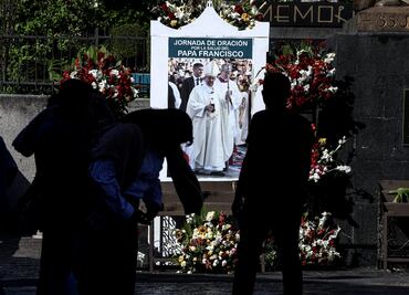 Rezan en la Basílica de Guadalupe por el Papa Francisco; piden oraciones por su estado de salud