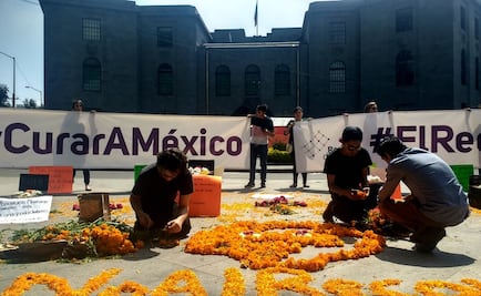 Protestan con ofrenda frente a Ssa por recorte a salud