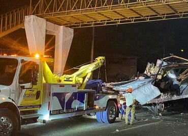 Detienen a migrante lesionado en volcadura de tráiler en Chiapas