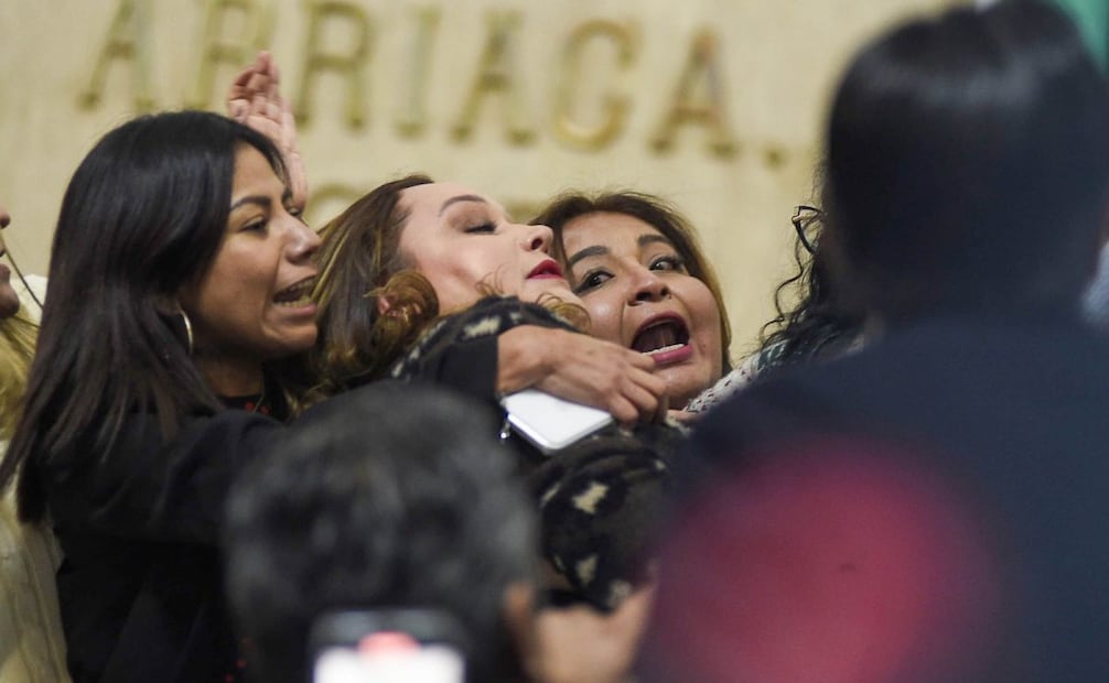 Sesión en el Congreso es marcado por ritos, empujones y toma de tribuna (15/12/2025). Foto: Cuartoscuro