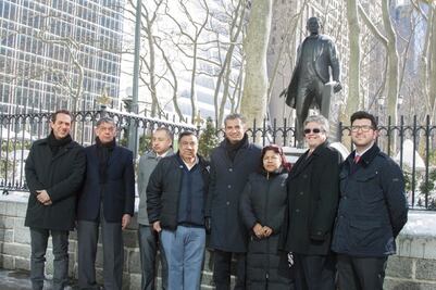 Políticos disputan en EU defensa de paisanos