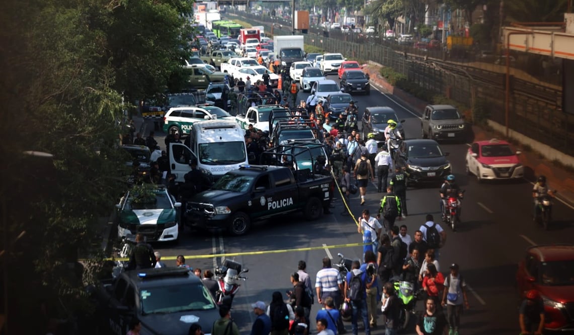 Ximena Guzmán y José Muñoz, integrantes del equipo de la jefa de Gobierno, Clara Brugada, fueron asesinados a tiros sobre la Calzada de Tlalpan, en la Ciudad de México, el martes 20 de mayo de 2025. Foto: Francisco Rodríguez/EL UNIVERSAL