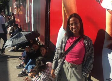 Fans de RBD acampan bajo el sol en Guadalajara para conseguir los boletos de su concierto