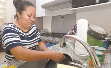 Brechas de género en el mundo mantienen aún a las mujeres con menores salarios que los hombres, reporta la OCDE